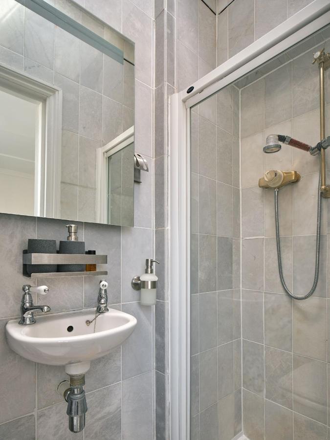 Stylish 3 Bedroom Town House ロンドン エクステリア 写真